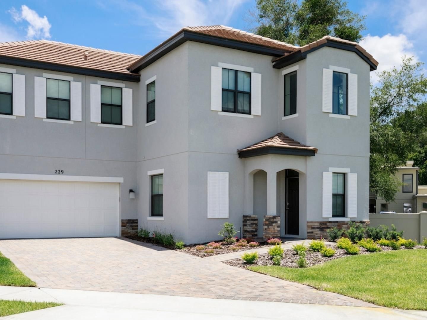 3 Bedroom/ 3.5 Bathroom Two Story Pool Home