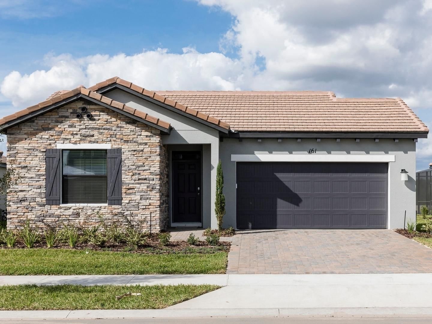 3 Bedroom/ 2 Bathroom Single Story Pool Home